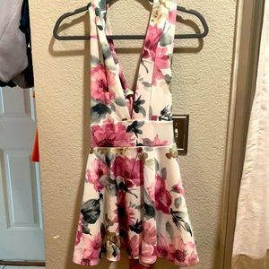 Floral strappy dress - stunning on!!